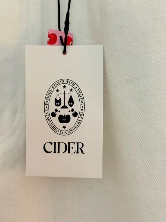 Cider Straight-Leg White High-Rise Jeans - Picture 6 of 7